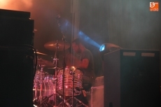 Foto 6 - Pignoise hace vibrar al público juvenil en el concierto que marca el inicio de las Ferias y Fiestas