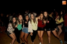 Foto 5 - Pignoise hace vibrar al público juvenil en el concierto que marca el inicio de las Ferias y Fiestas