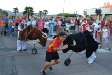 Foto 4 - Momentos de apuro en el divertido encierro del barrio de Santa Clara