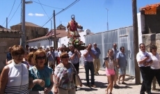 Foto 4 - Los vecinos acompañan en su día grande a San Lorenzo