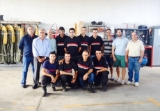 Foto 5 - Los niños del Abadengo conocen la labor del Parque de Bomberos en una jornada de puertas abiertas