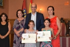 Foto 6 - Los ganadores de los concursos del Martes Mayor recogen sus premios