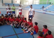 Foto 5 - El Campus del Ciudad Rodrigo CF recibe la visita del portero Rodri