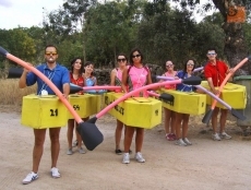 Foto 3 - Derroche de imaginación, colorido y diversión en el desfile de disfraces