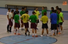 Foto 5 - Tomás de Dios dirige por un día los entrenamientos del III Columnas