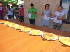 Foto 3 - Sabroso concurso de tortillas en la capital de la patata de calidad