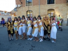 Foto 5 - Color y creatividad en un multitudinario desfile de peñas