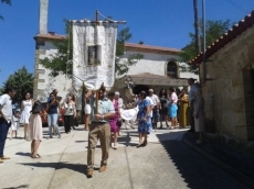 Foto 6 - Nuestra Señora de la Asunción recorre las calles escoltada por los vecinos