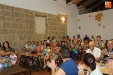 Foto 5 - Jesús González invita a los vecinos a recabar nuevas palabras para una segunda edición de ‘De...