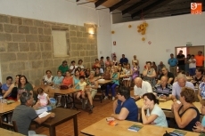 Foto 3 - Jesús González invita a los vecinos a recabar nuevas palabras para una segunda edición de ‘De...