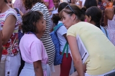 Foto 6 - L&aacute;grimas y abrazos en la emocionante despedida del primer grupo de ni&ntilde;os saharauis
