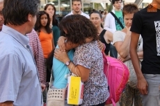 Foto 5 - L&aacute;grimas y abrazos en la emocionante despedida del primer grupo de ni&ntilde;os saharauis