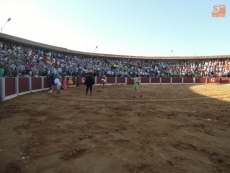 Foto 6 - Juan del &Aacute;lamo sale por la puerta grande en Guijuelo