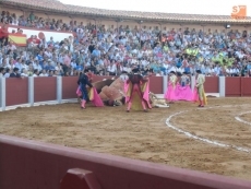 Foto 4 - Juan del &Aacute;lamo sale por la puerta grande en Guijuelo