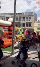 Foto 5 - Cientos de menores disfrutan de las atracciones de Divertilandia