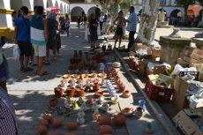 Foto 3 - Un mercado con frutas y verduras, y los martes de agosto, también con artesanía