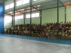 Foto 4 - Los vecinos inauguran el nuevo frontón cubierto 