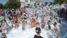 Foto 4 - Solidaridad con Cruz Roja y la Fiesta de la Espuma centran la primera mitad del jueves de ferias