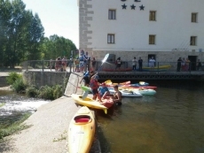 Foto 6 - De paseo en piragua como premio por la participación en el Martes Mayor