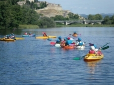 Foto 4 - De paseo en piragua como premio por la participación en el Martes Mayor