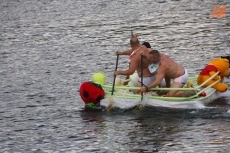 Foto 5 - Las ‘barcas locas’ abren la programación festiva de la Transverberación