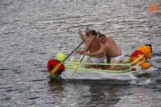 Foto 4 - Las ‘barcas locas’ abren la programación festiva de la Transverberación