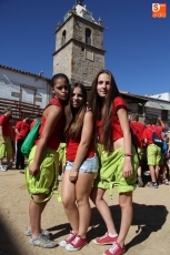 Foto 4 - Las peñas llenan de colorido la tradicional cabalgata al ‘Prao’ del Toro