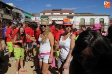 Foto 3 - Las peñas llenan de colorido la tradicional cabalgata al ‘Prao’ del Toro