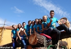 Foto 3 - El levantamiento del pino abre un largo fin de semana de fiestas