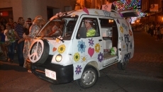 Foto 3 - Imaginación, calidad y mucha diversión para el Desfile de Disfraces de Peñas