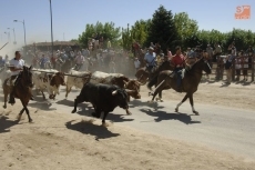Foto 6 - Una grave caída desde una aguja retrasa más de una hora el segundo encierro