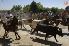 Foto 5 - Una grave caída desde una aguja retrasa más de una hora el segundo encierro