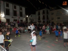 Foto 3 - Divertido y animado Concurso de Disfraces con espectáculo en la Plaza Mayor