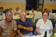 Foto 4 - Una multitudinaria cena de confraternización de los mayores cierra las fiestas de la Villa