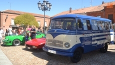 Foto 4 - Talleres de ‘chuches’ y una exposición de vehículos clásicos llenaron de vida la mañana del ...