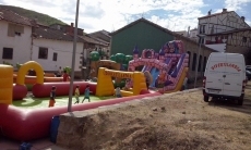 Foto 4 - Los más pequeños también disfrutan en el día grande de las fiestas