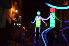 Foto 6 - La lluvia visita a los Big Dancers en su baile nocturno por la ciudad