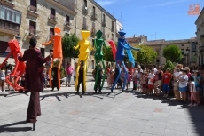 Foto 3 - La Feria vive una mañana de viernes llena de música