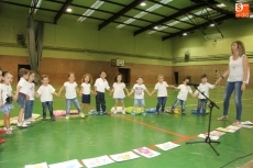 Foto 5 - Los niños de la guardería reciben sus diplomas fin de curso