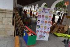 Foto 5 - Los niños completan su colección de títeres