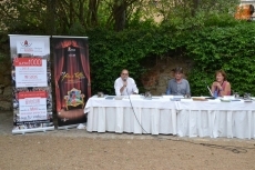 Foto 4 - Teloncillo explica a los Amigos del Teatro su dilatada trayectoria