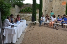 Foto 3 - Teloncillo explica a los Amigos del Teatro su dilatada trayectoria