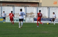Foto 6 - El Ciudad Rodrigo Senior empata frente a uno de sus futuros rivales ligueros