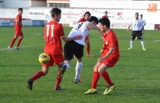Foto 5 - El Ciudad Rodrigo Senior empata frente a uno de sus futuros rivales ligueros