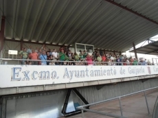 Foto 6 - El Guijuelo se estrena ante su afici&oacute;n con victoria