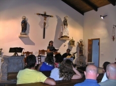 El recital de música conquista al público con la iglesia como escenario