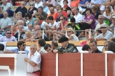 Oreja para Juan de Dios y ovaci&oacute;n para Joao Pedro en una novillada sin pena ni gloria