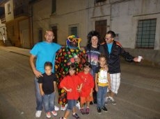 Foto 4 - Entretenido y colorido recorrido de peñas en las fiestas patronales en honor a la Virgen de La Vega