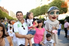 Foto 6 - Los Cabezudos y la Charanga riegan de alegr&iacute;a y m&uacute;sica las calles de la ciudad