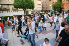 Foto 3 - Los Cabezudos y la Charanga riegan de alegr&iacute;a y m&uacute;sica las calles de la ciudad